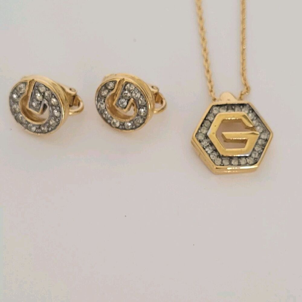 GIVENCHY G Vintage Rhinestones Gold Pendant Necklace Chain Clip On Earrings Set
